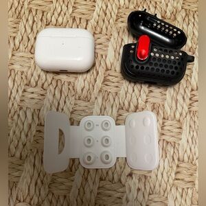 AirPods Pro 2 (lightning port) (2024)